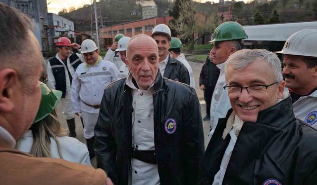 Türk-İş Başkanı Atalay, madencilerle yerin 600 metre altında oruç açtı
