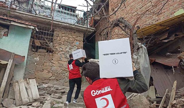 Türk Kızılay’ı Uşak’ta Ramazan ayında 735 aileye yardım eli uzattı