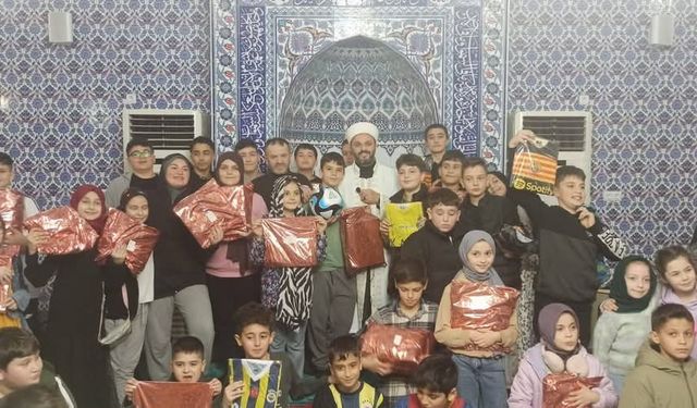 Türkeli’de çocuklar Kadir Gecesi’nde ödüllerine kavuştu