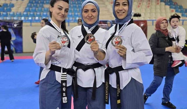 Türkiye Tekvando Poomsae Şampiyonası’nda Ispartalı sporculardan gümüş madalya