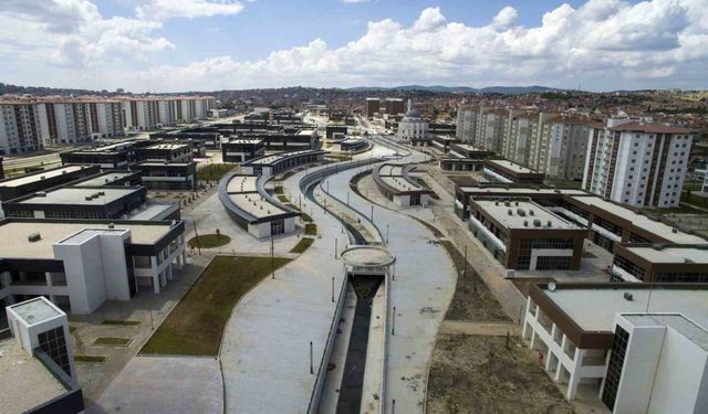 Uşak’a 22 yılda 12.9 milyar liralık 135 tesis kazandırıldı