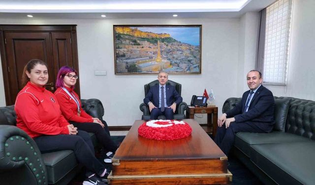 Vali Akkoyun, Avrupa şampiyonunu tebrik etti