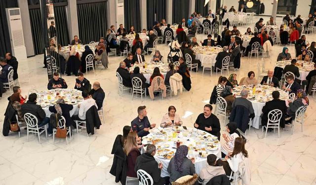 Vali Aktaş, Banaz’da şehit aileleri, gaziler ve muhtarlarla iftarda buluştu
