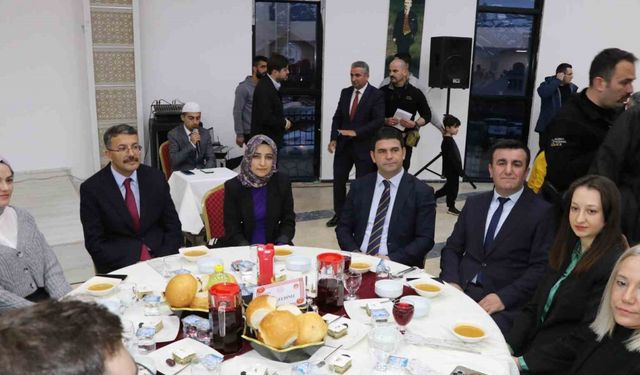 Vali Çelik: "Rabbim ayağınıza taş değdirmesin"