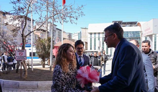Vali Çelik’ten Hakkâri Devlet Hastanesine tıp bayramı ziyareti