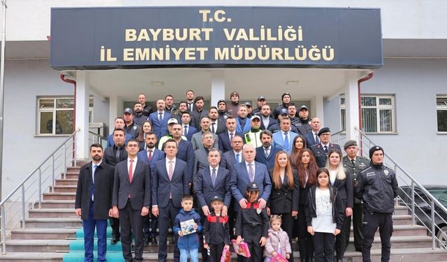 Vali Eldivan güvenlik güçlerinin bayramını kutladı