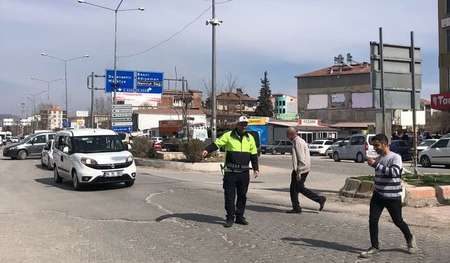 Yayalara trafik eğitimi veriliyor