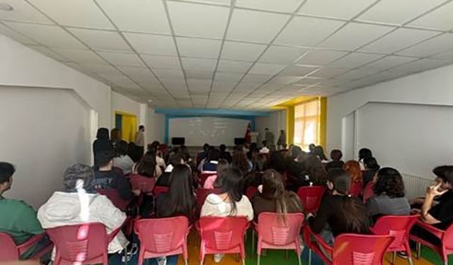 YKS yolculuğunda öğrencilere kariyer danışmanlığı desteği