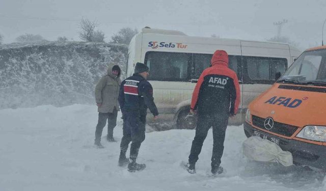 Yozgat’ta yoğun kar yağışı sonrası tüm ekipler sahada