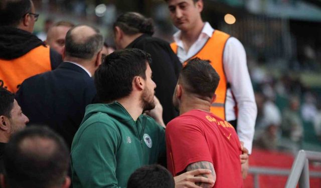Abdülkerim Bardakcı, maç öncesi Konyasporlu taraftarlarla tartıştı