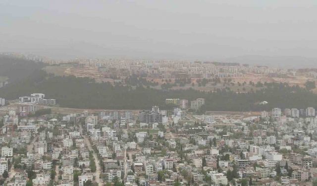 Adıyaman’da toz bulutu dronla görüntülendi