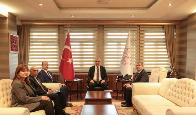 Ağrı Valisi Koç, Kütüphane Haftası dolayısıyla heyeti kabul etti