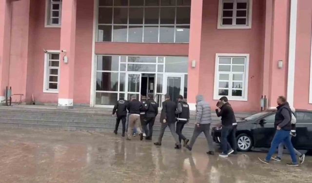 Ağrı’da motorlu taşıtlar sınavında kopya operasyonu: 8 gözaltı