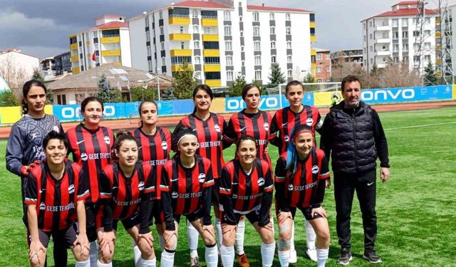 Ağrılı iş insanı Cemal Kaya’dan kadın futboluna anlamlı destek
