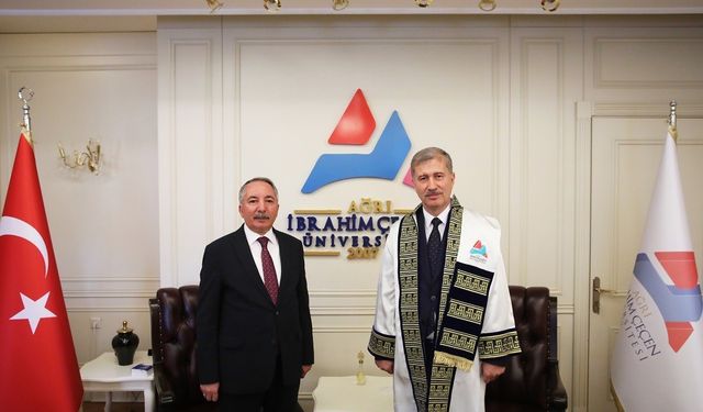 AİÇÜ’de yeni dönem: Gülçin rektörlük görevine başladı