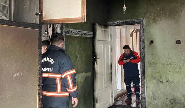 Alevlere teslim olan ev kullanılamaz hale geldi