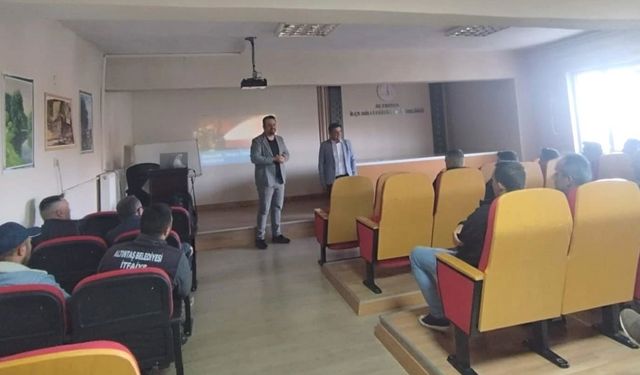 Altıntaş’ta kamu personeline "İtfaiyecilik, Yangın Önleme ve Söndürme" kursu