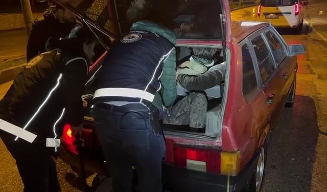 Amasya’da otomobilde 6 kaçak göçmen yakalandı