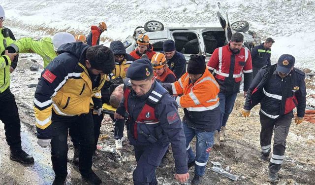 Aşırı hız kazaya neden oldu, 3 kişi yaralandı