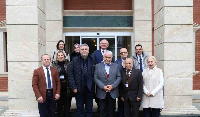 Avrasya Üniversitesi psikoloji ve Türk dili ve edebiyatı bölümleri 5 yıllık akreditasyon kalite belgelerini aldı