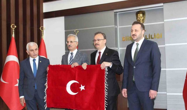 Bakan Uraloğlu, Siirt Valiliğini ve esnafı ziyaret etti