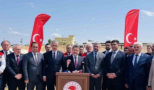 Bakan Yumaklı, Mardin’de tuz çalısı tesisini ziyaret etti