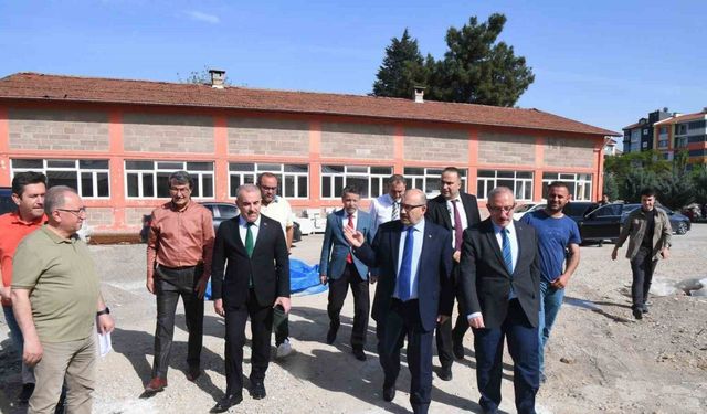 Balıkesir’de devam eden okul inşaatlarına Vali Ustaoğlu’ndan denetim