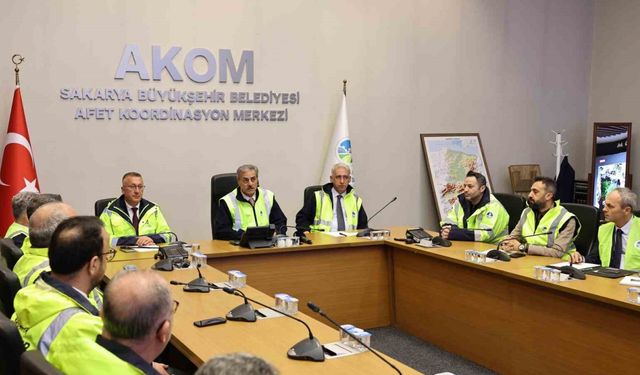 Başkan Alemdar, AKOM’dan açıkladı: "İlk bilgilere göre olumsuzluk yok, tüm birimlerimizle sahadayız"