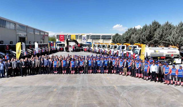 Başkan Altay: "100 milyon lira bedelle KOSKİ’ye 24 yeni iş makinesi daha kazandırdık"