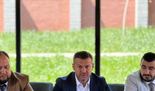 Başkan Çetinkaya: "Bir yandan borçları çeviriyorum bir yandan da yeni hizmetler üretiyorum"