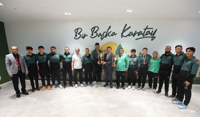 Başkan Hasan Kılca şampiyon sporcuları ağırladı