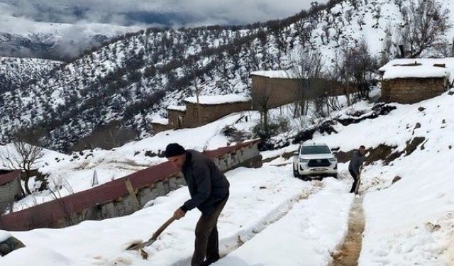 Batman’da karla mücadele: 50 yerleşim yerine ulaşım sağlanamıyor