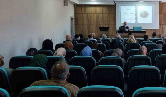 Bayburt’ta hacı adayları için seminer düzenlendi