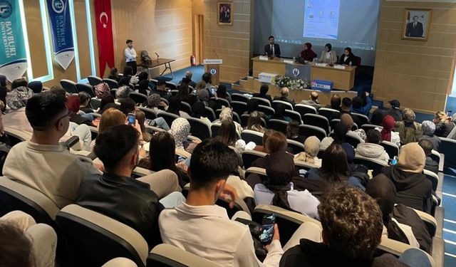 Bayburt’ta ilaç atıklarının geri dönüştürülmesi konulu panel düzenlendi