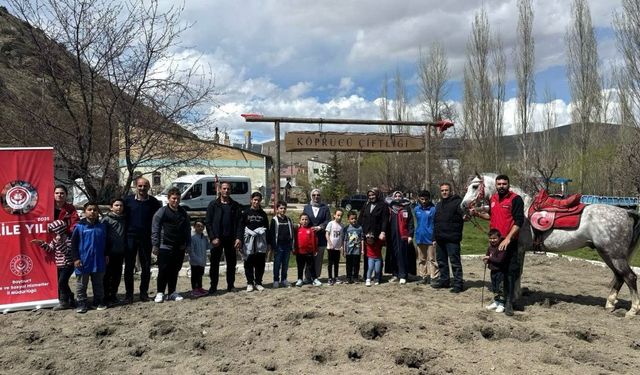 Bayburt’ta şehit yakınları için at binme ve ok atma etkinliği düzenlendi