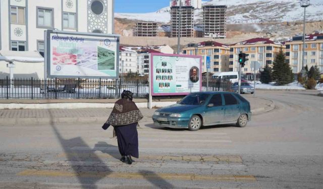 Bayburt’ta sinyalizasyon ışıkları yaya ve sürücülere zor anlar yaşatıyor
