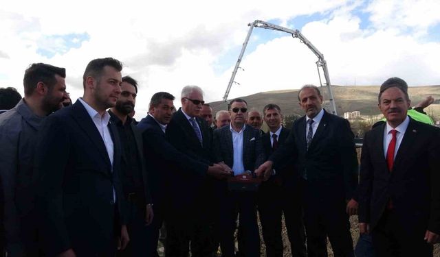 Bayburt’ta yeni atlı cirit sahasının temeli atılarak yapımına başlandı