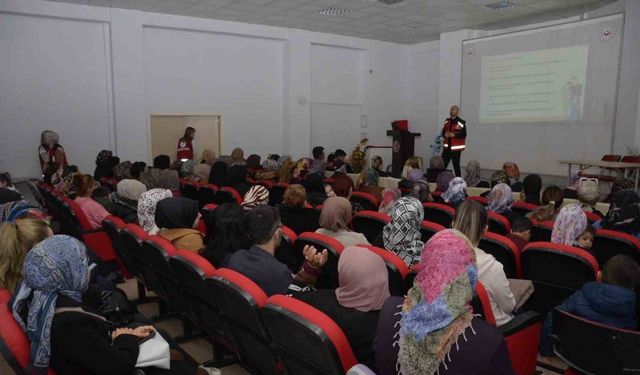 Besni’de aile yılı eğitim ve bilgilendirme programı düzenlendi