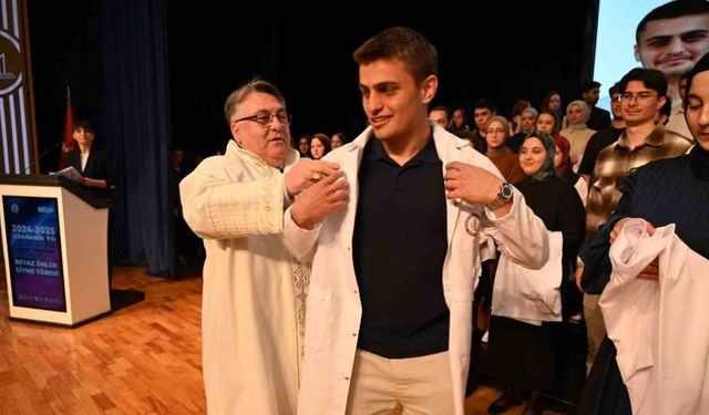 BEUN’da Eczacılık Fakültesi beyaz önlük giyme töreni heyecanı yaşandı