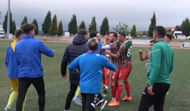 Bilecik’te şampiyonun belli olacağı futbol maçında istenmedik görüntüler ortaya çıktı