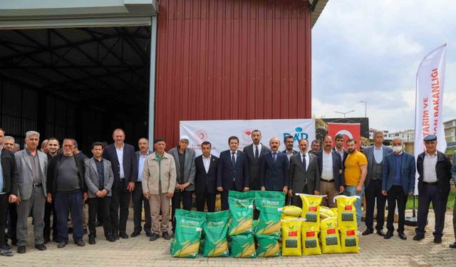 Bingöl’de çiftçilere yüzde 70 hibeli yem bitkisi tohumu dağıtıldı