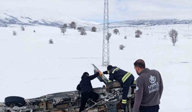 Bingöl’de hasta taşıyan ambulans kaza yaptı: 5 yaralı