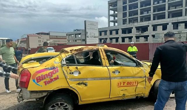 Bingöl’de trafik kazası: 3 yaralı