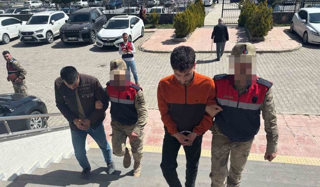 Bitlis’te göçmen kaçakçılığı yapan 4 organizatör tutuklandı
