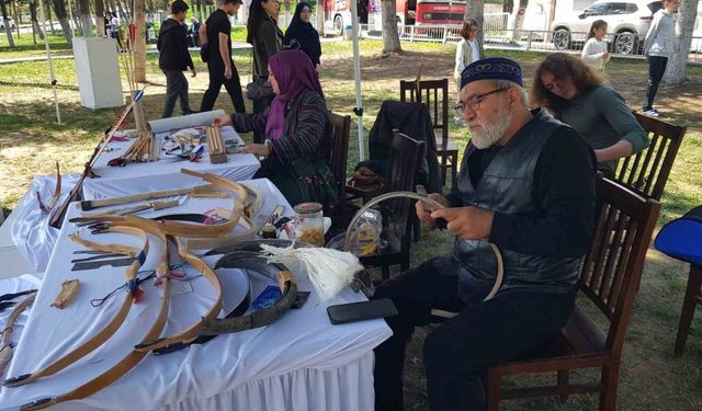 Bu festivalde unutulmaya yüz tutmuş meslekler sergileniyor
