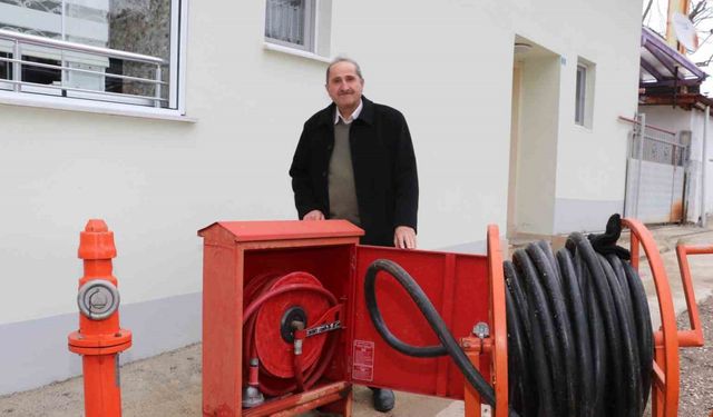 Bu köyde her sokakta yangın vanası var
