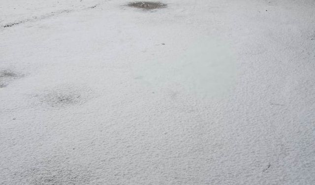 Bulanık’ta nisan karı şaşırttı