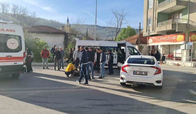 Burdur’da okul servisi ile otomobil çarpıştı: 5’i öğrenci 6 yaralı