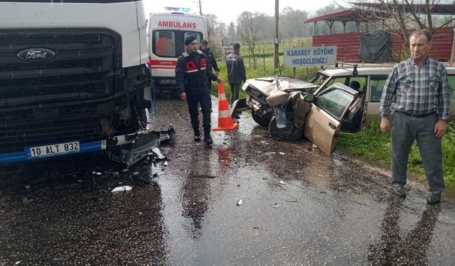 Çanakkale’de tır ile otomobil çarpıştı: 1 yaralı