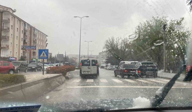 Çankırı’da dolu yağışı etkili oldu